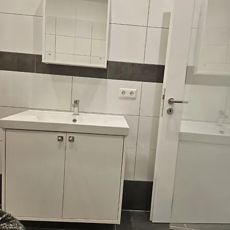 - Large House With 3 With 3-4 Bedrooms Near Ravensburg *