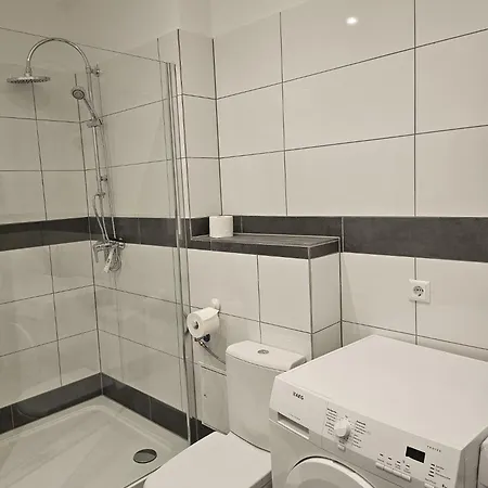 - Large House With 4 With 2-4 Bedrooms Near Ravensburg Appartement Baienfurt