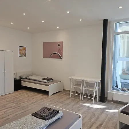 - Large House With 4 With 2-4 Bedrooms Near Ravensburg Appartement