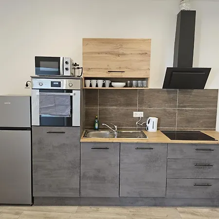 - Large House With 3 With 3-4 Bedrooms Near Ravensburg *