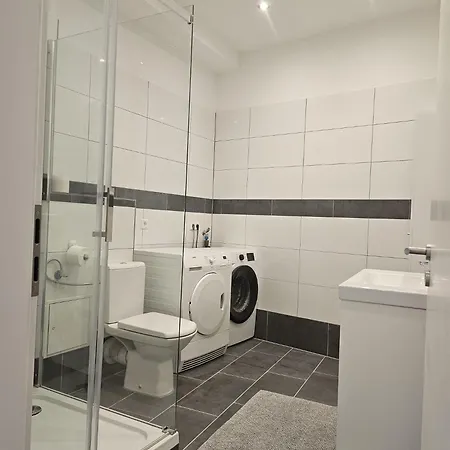 - Large House With 4 With 2-4 Bedrooms Near Ravensburg * Baienfurt