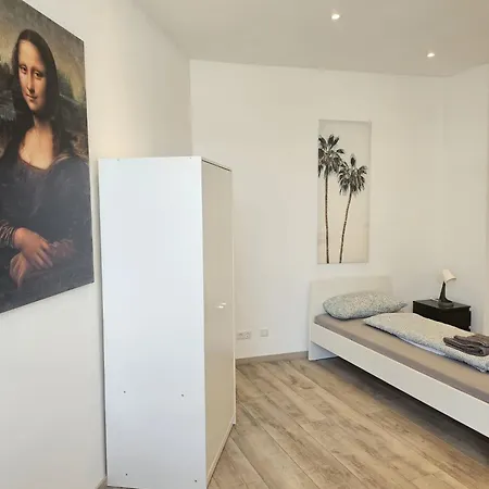 - Large House With 3 With 3-4 Bedrooms Near Ravensburg Apartament *