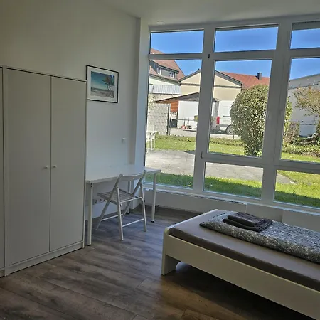 - Large House With 4 With 2-4 Bedrooms Near Ravensburg Appartement
