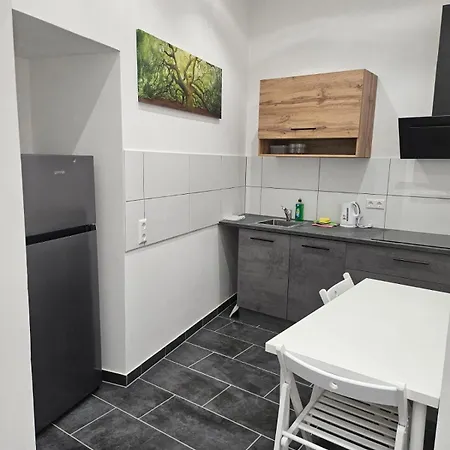 - Large 4 Near Ravensburg Apartment Baienfurt