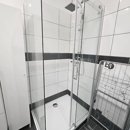 - Large House With 4 With 2-4 Bedrooms Near Ravensburg