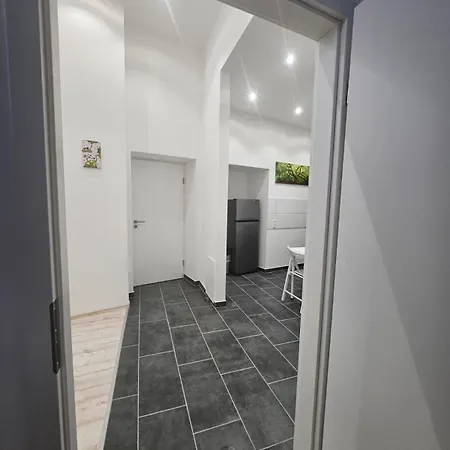 - Large 4 Near Ravensburg Apartment *