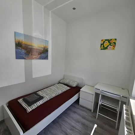 - Large House With 4 With 2-4 Bedrooms Near Ravensburg Baienfurt