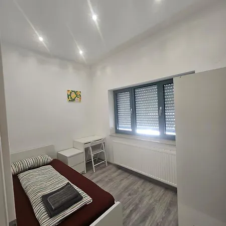 - Large House With 4 With 2-4 Bedrooms Near Ravensburg * Baienfurt
